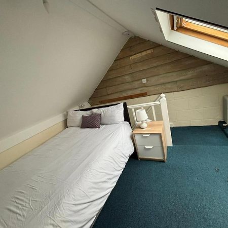 Hotel Shared House In Chakeshill Drive Bristol Exterior foto