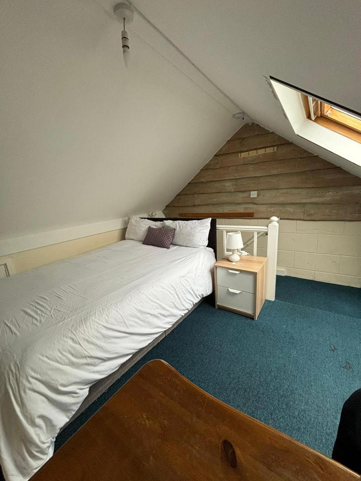 Hotel Shared House In Chakeshill Drive Bristol Exterior foto